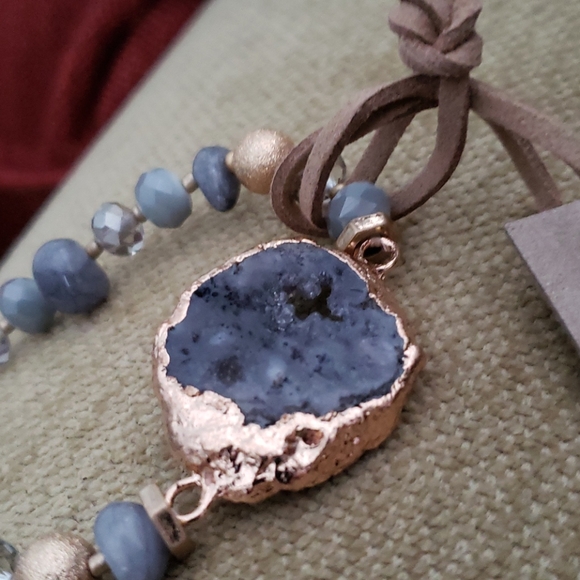 Electroplated natural raw stone bracelet - Picture 4 of 5